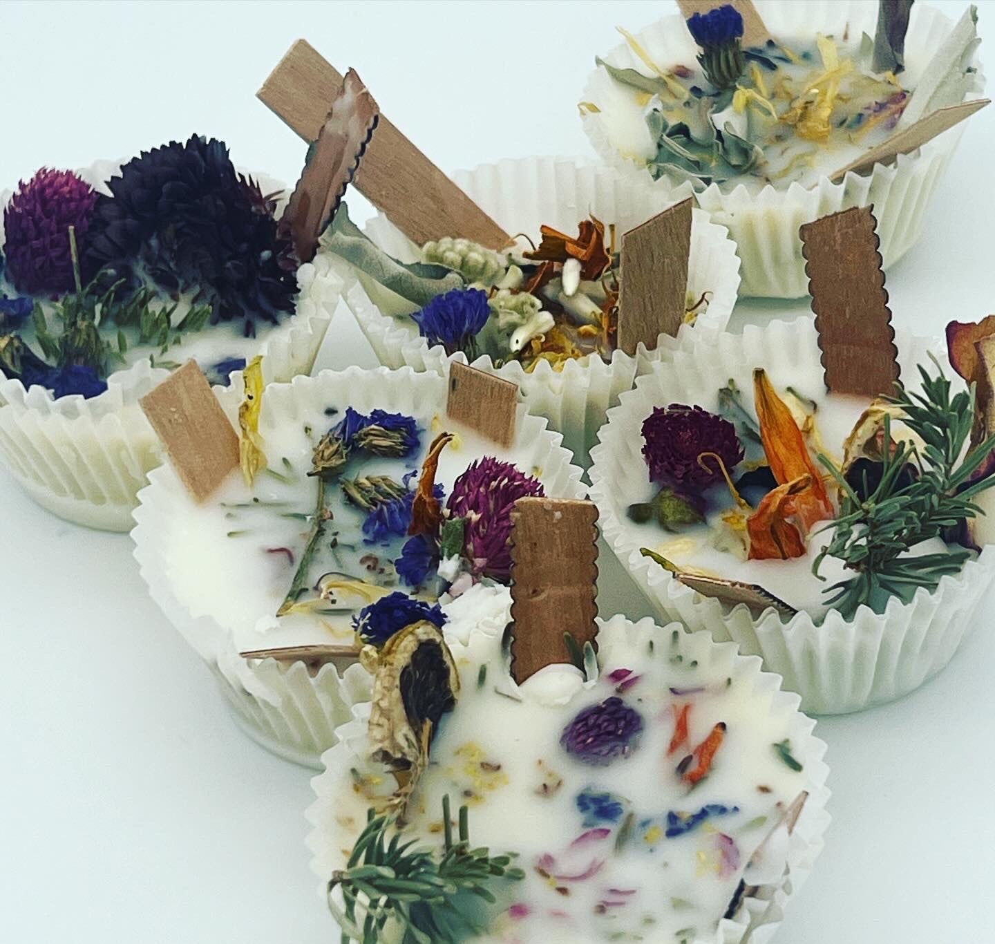 6 wax fire starters with dried flowers, plants and herbs with wooden wicks